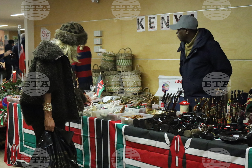 Румъния - Букурещ - Коледен дипломатически благотворителен базар