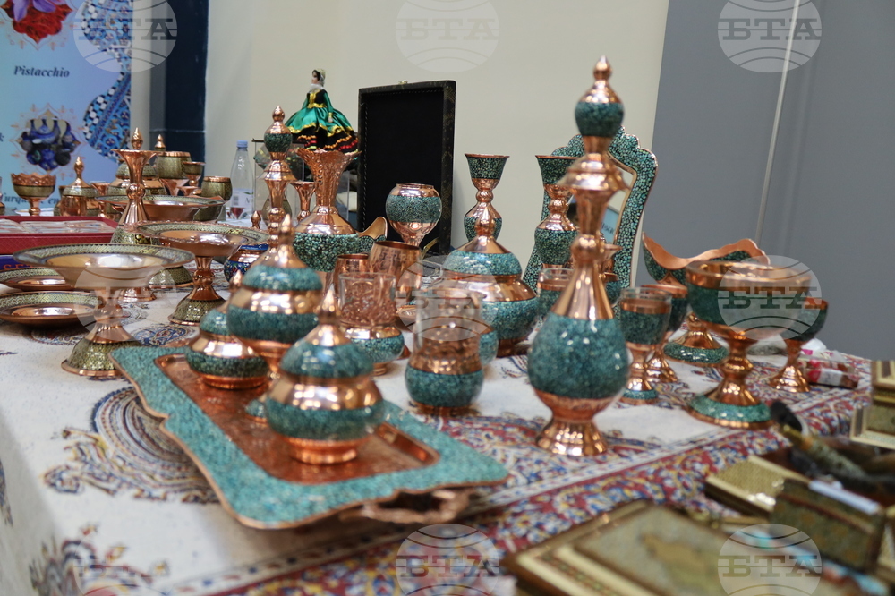 Румъния - Букурещ - Коледен дипломатически благотворителен базар