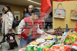Румъния - Букурещ - Коледен дипломатически благотворителен базар