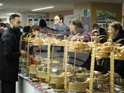 Румъния - Букурещ - Коледен дипломатически благотворителен базар