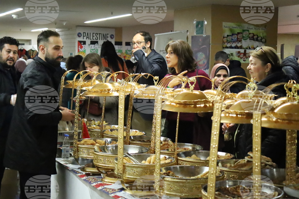 Румъния - Букурещ - Коледен дипломатически благотворителен базар