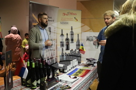 Румъния - Букурещ - Коледен дипломатически благотворителен базар