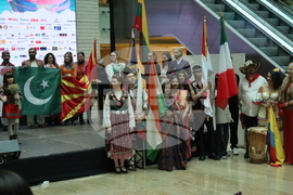 Румъния - Букурещ - Коледен дипломатически благотворителен базар