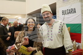 Румъния - Букурещ - Коледен дипломатически благотворителен базар