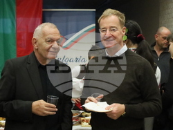 Румъния - Букурещ - Коледен дипломатически благотворителен базар