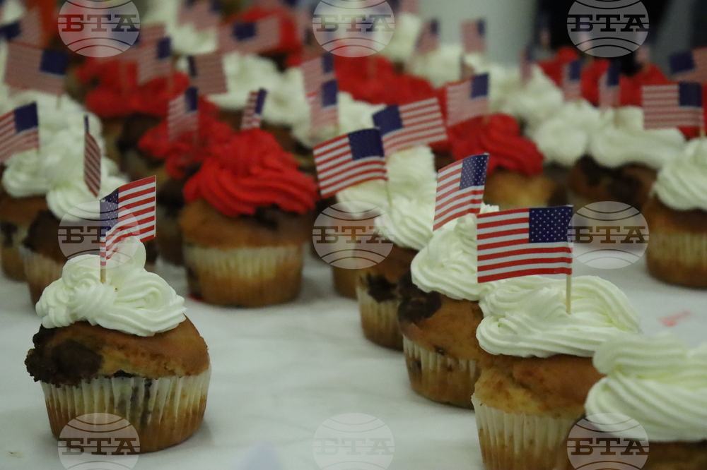 Румъния - Букурещ - Коледен дипломатически благотворителен базар