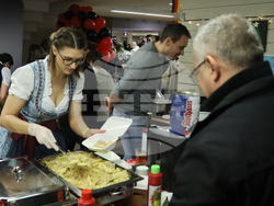 Румъния - Букурещ - Коледен дипломатически благотворителен базар
