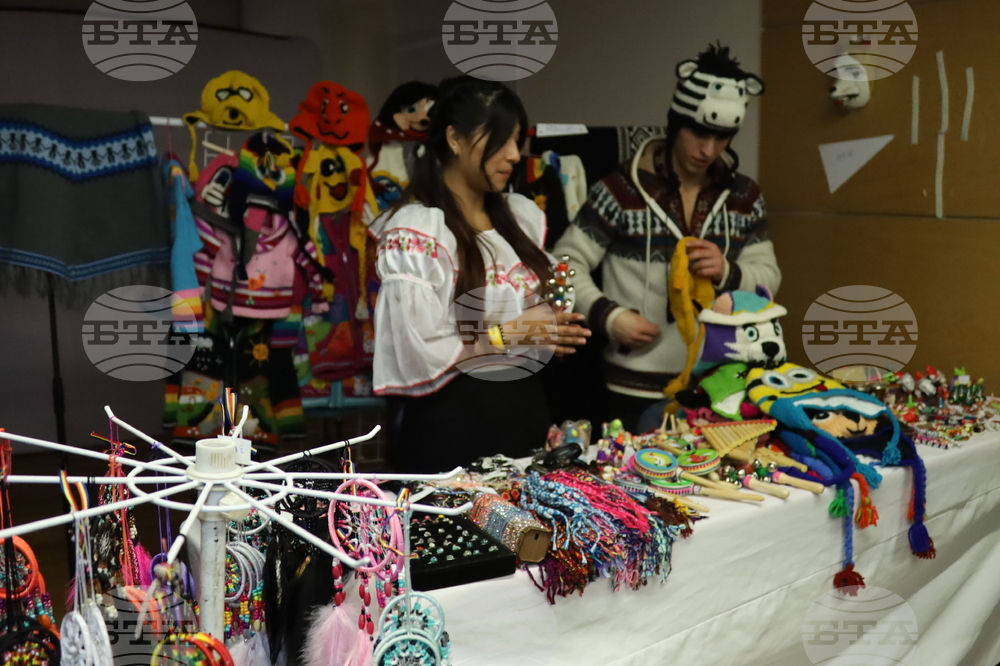 Румъния - Букурещ - Коледен дипломатически благотворителен базар