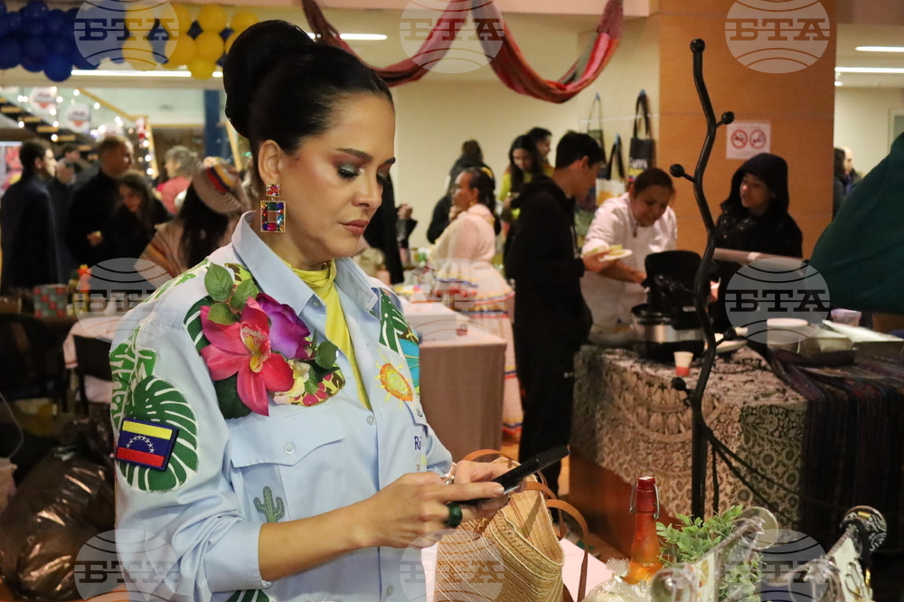 Румъния - Букурещ - Коледен дипломатически благотворителен базар