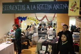 Румъния - Букурещ - Коледен дипломатически благотворителен базар