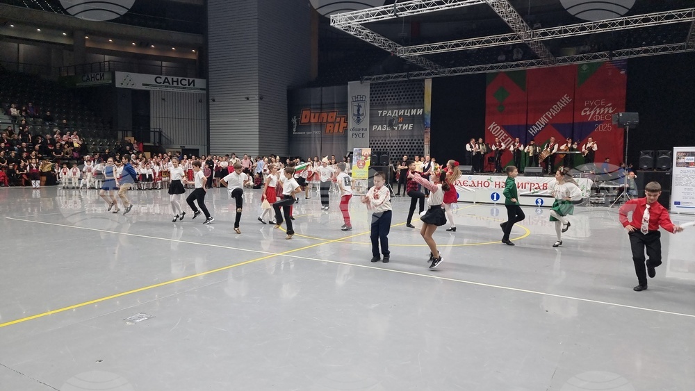 Русе - „Коледно надиграване“ - танцьори