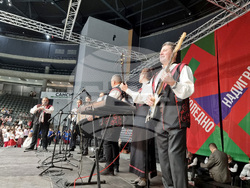 Русе - „Коледно надиграване“ - танцьори