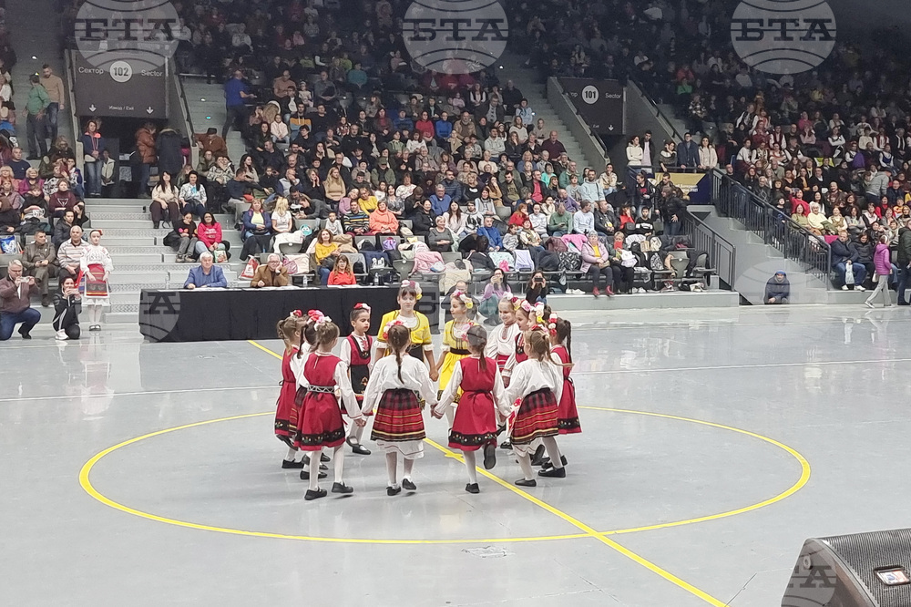 Русе - „Коледно надиграване“ - танцьори