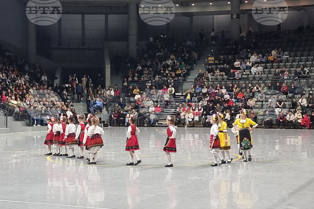 Русе - „Коледно надиграване“ - танцьори