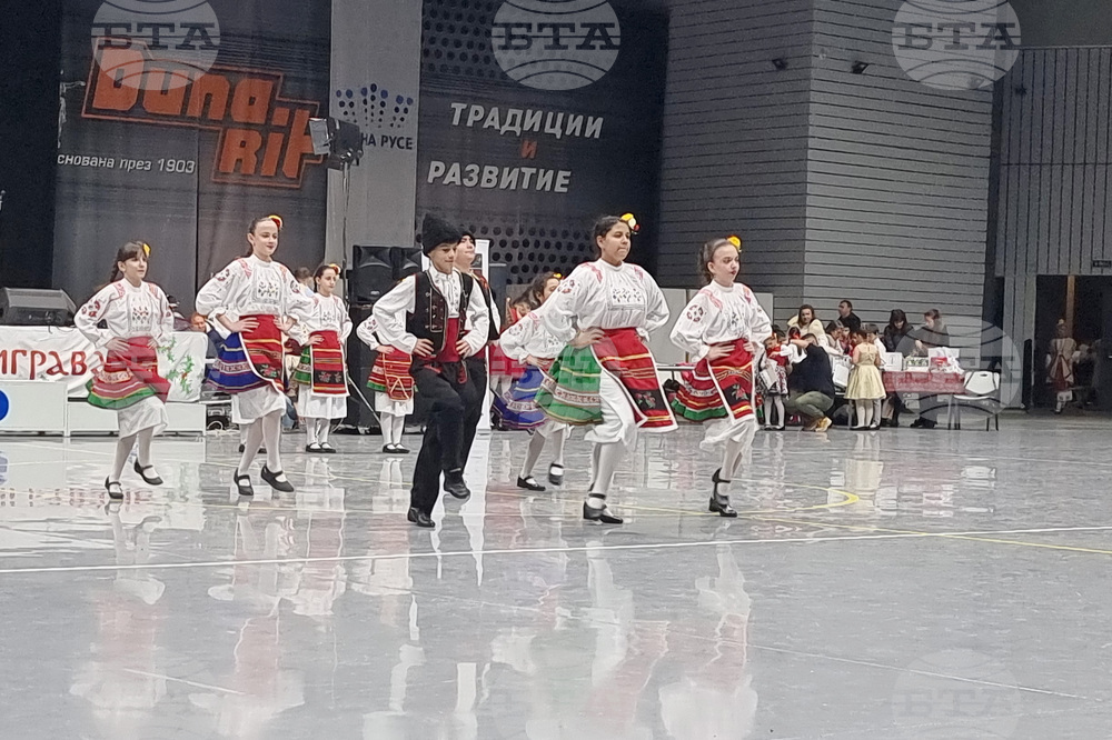 Русе - „Коледно надиграване“ - танцьори