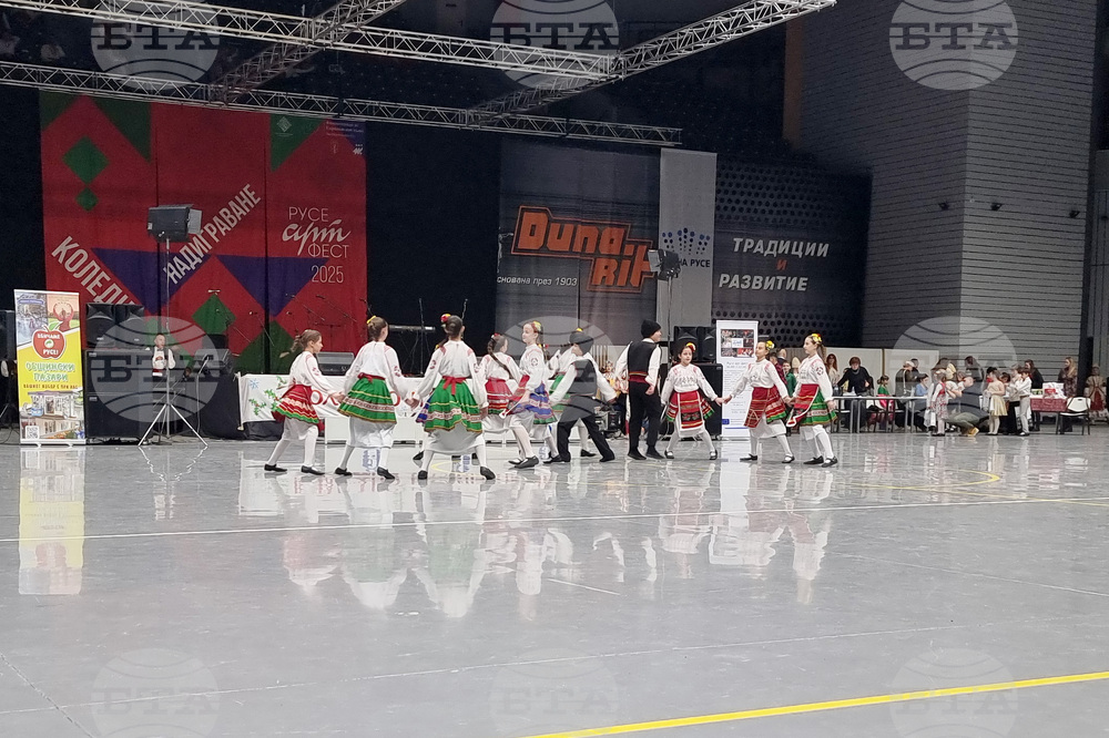 Русе - „Коледно надиграване“ - танцьори