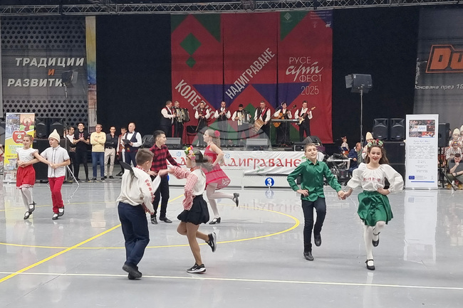 Русе - „Коледно надиграване“ - танцьори