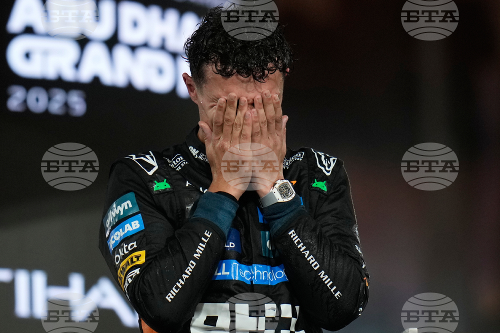 APTOPIX Abu Dhabi F1 GP Auto Racing