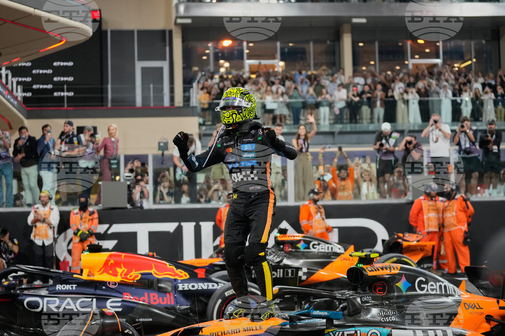 APTOPIX Abu Dhabi F1 GP Auto Racing