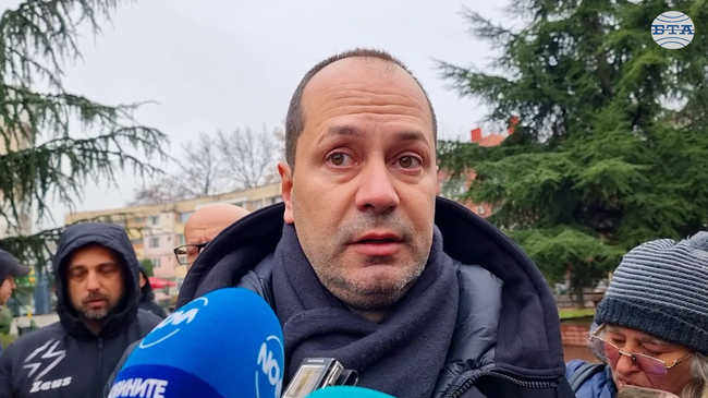 Всеки има право да протестира, но призивите към насилие и саморазправа не водят до нищо добро, заяви кметът на Враца Калин Каменов