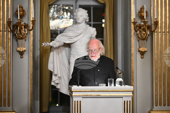 За „старите и новите ангели“ говори носителят на Нобелова награда за литература Ласло Краснахоркаи на лекция в Стокхолм