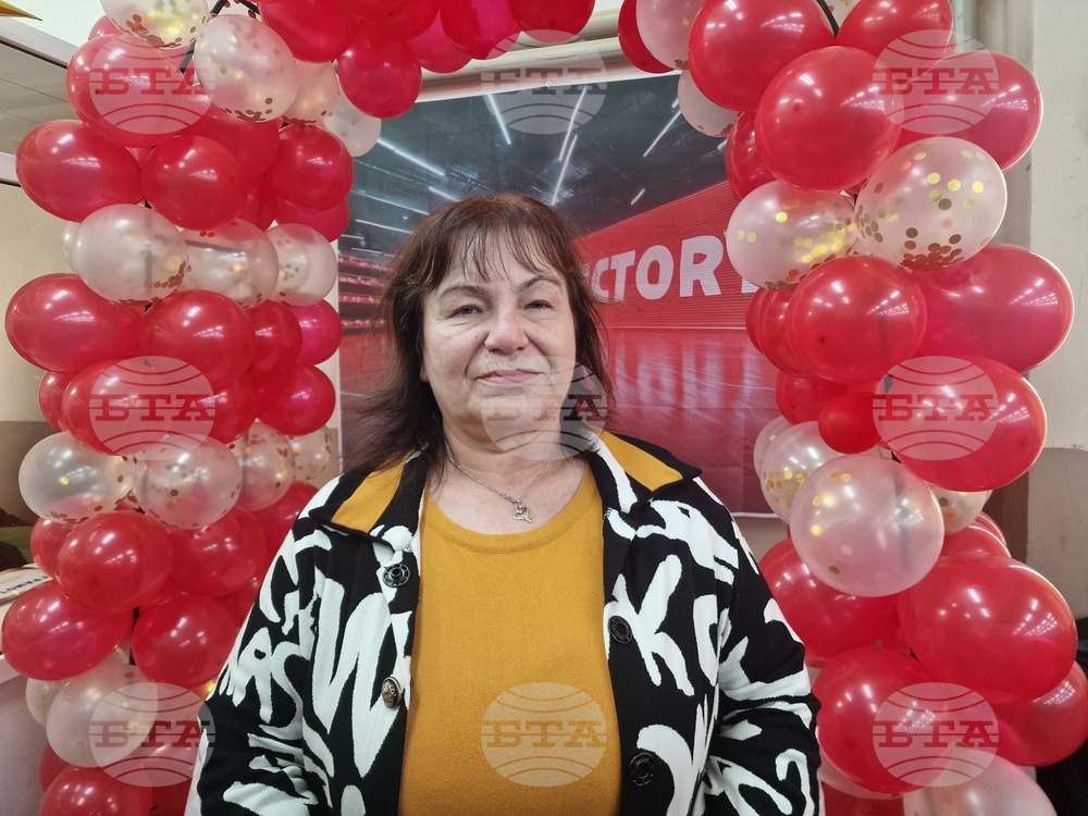 Професионалната гимназия "Мария Кюри“ в Разград е място, което подготвя младите хора за живота и им дава шанс да успеят, казва директорът й