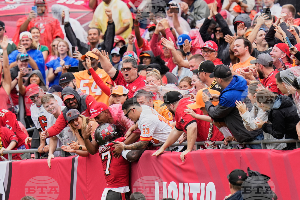 Saints Buccaneers Football