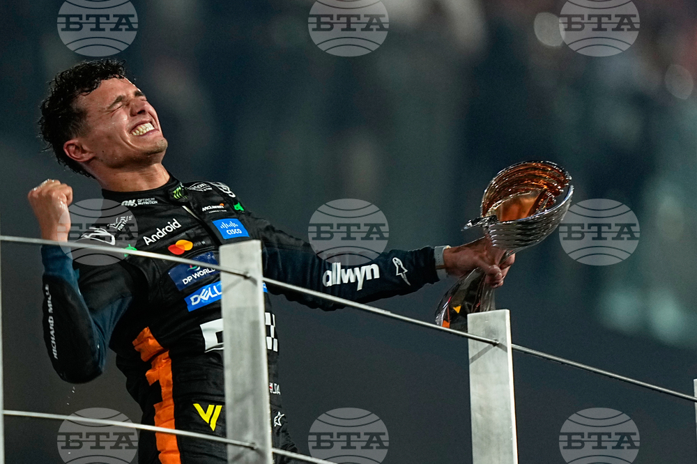 APTOPIX Abu Dhabi F1 GP Auto Racing