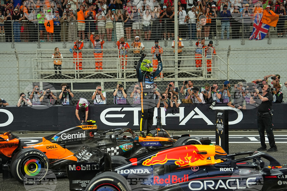 APTOPIX Abu Dhabi F1 GP Auto Racing