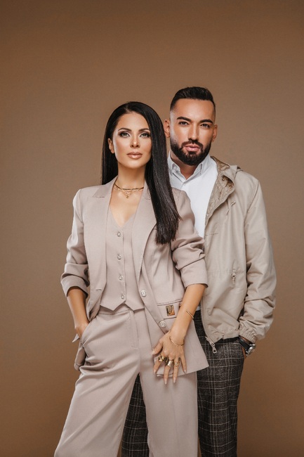 Изпълнителите Дамян Попов и Миа представят нов празничен дует „Коледен звън"