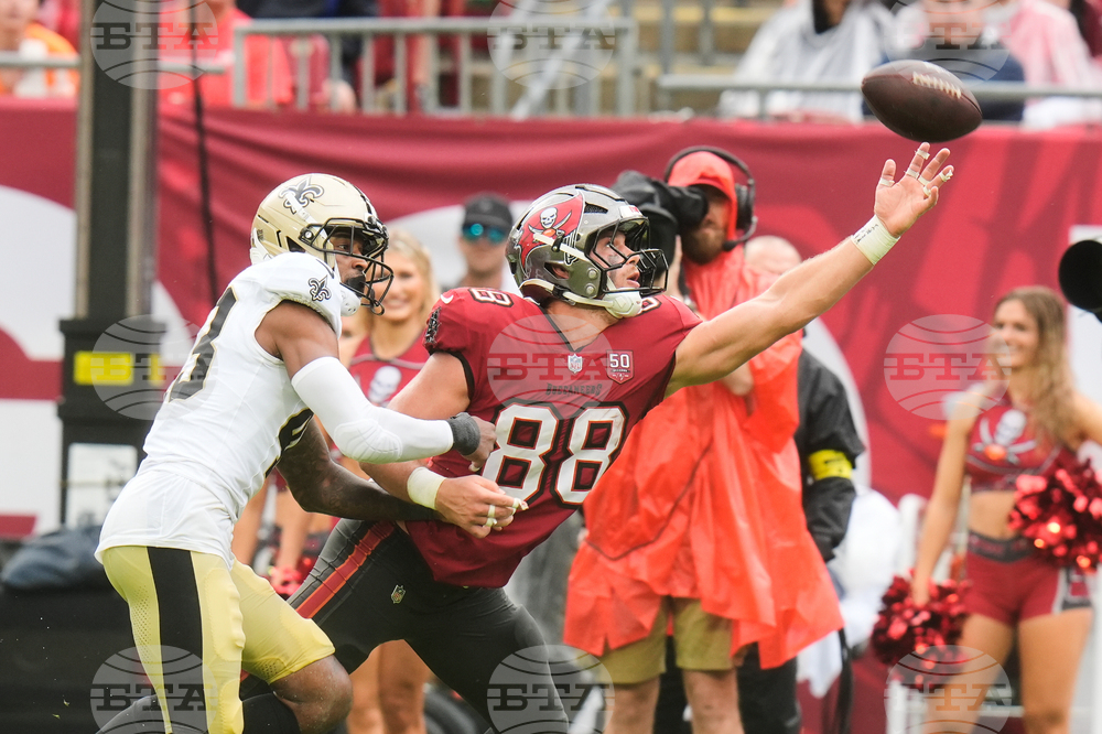 Saints Buccaneers Football