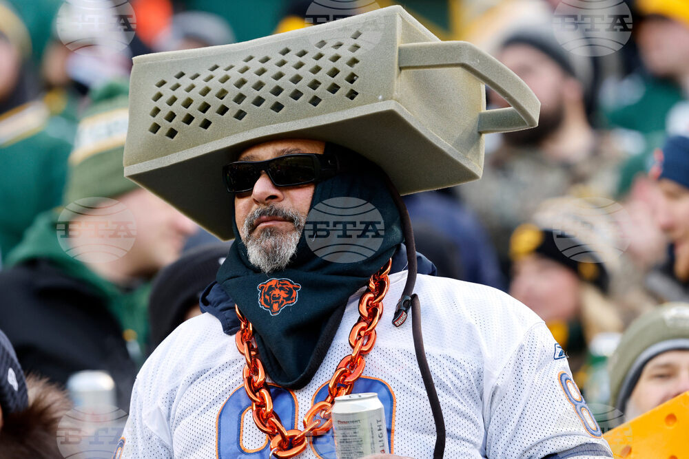 Bears Packers Football