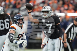 Broncos Raiders Football