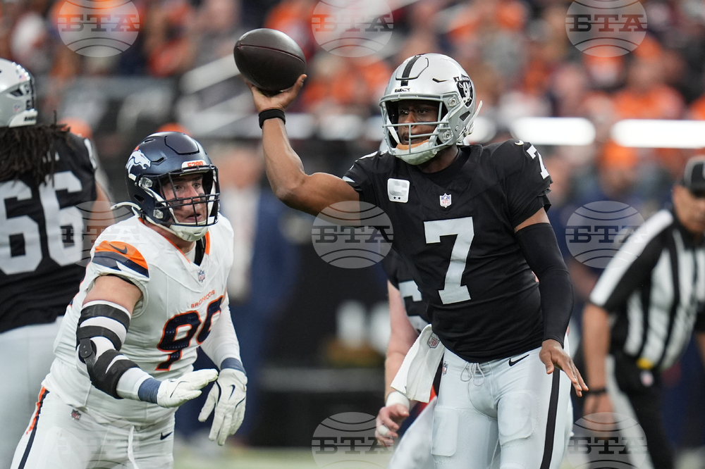Broncos Raiders Football