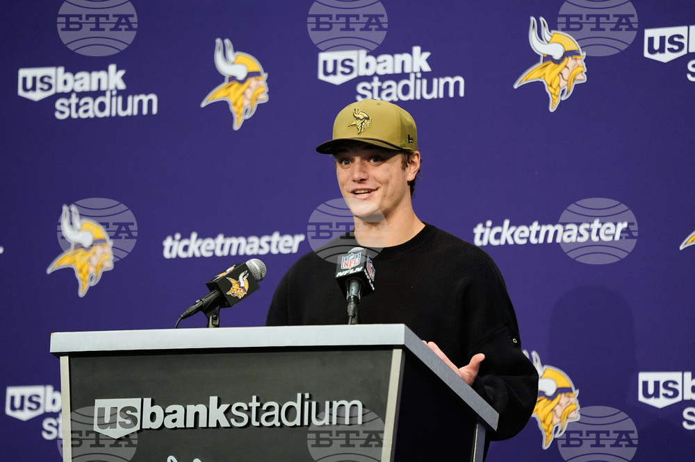 Commanders Vikings Football