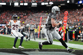 Broncos Raiders Football