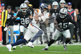 Broncos Raiders Football