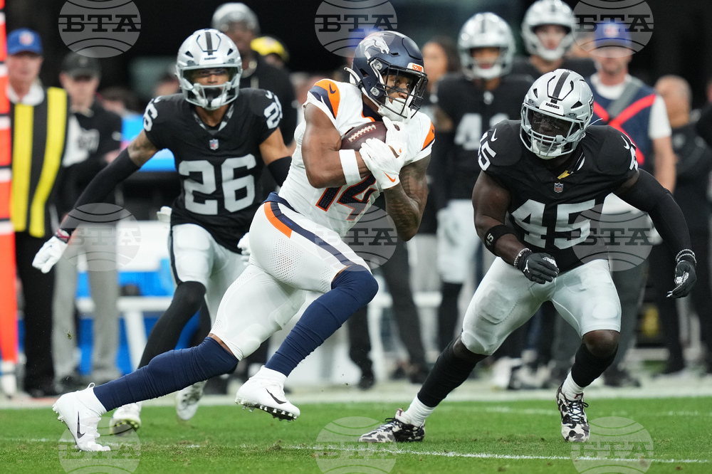 Broncos Raiders Football