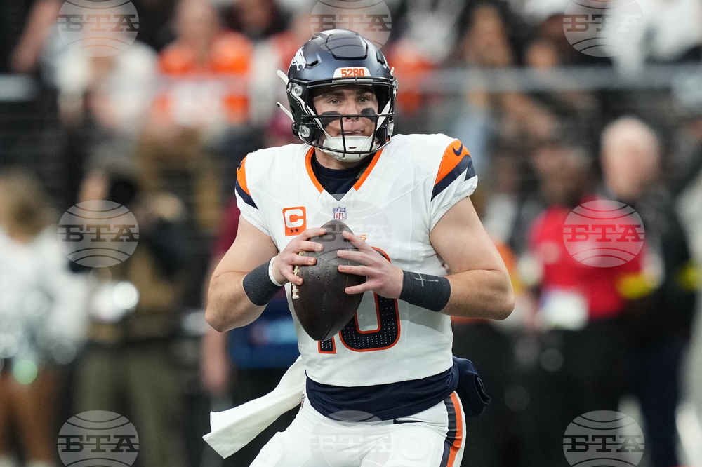 Broncos Raiders Football