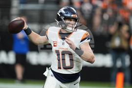 Broncos Raiders Football