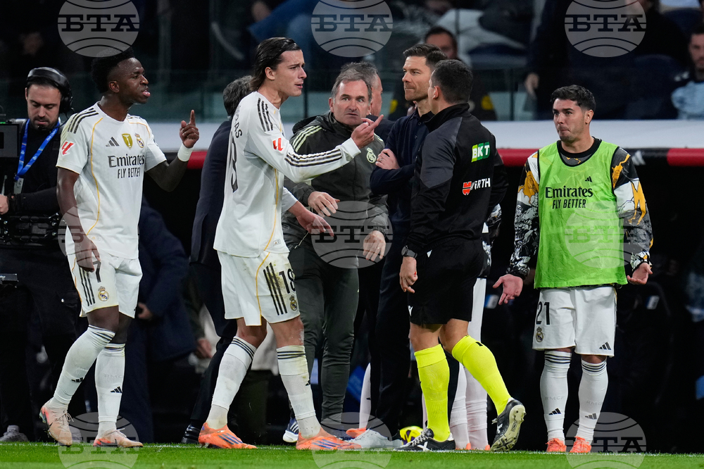 Хвърчали са бутилки в съблекалнята на Реал Мадрид след домакинската загуба от Селта Виго