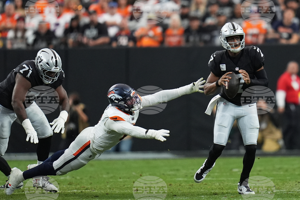 Broncos Raiders Football