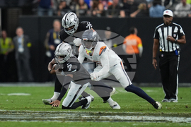 Broncos Raiders Football