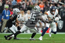 Broncos Raiders Football