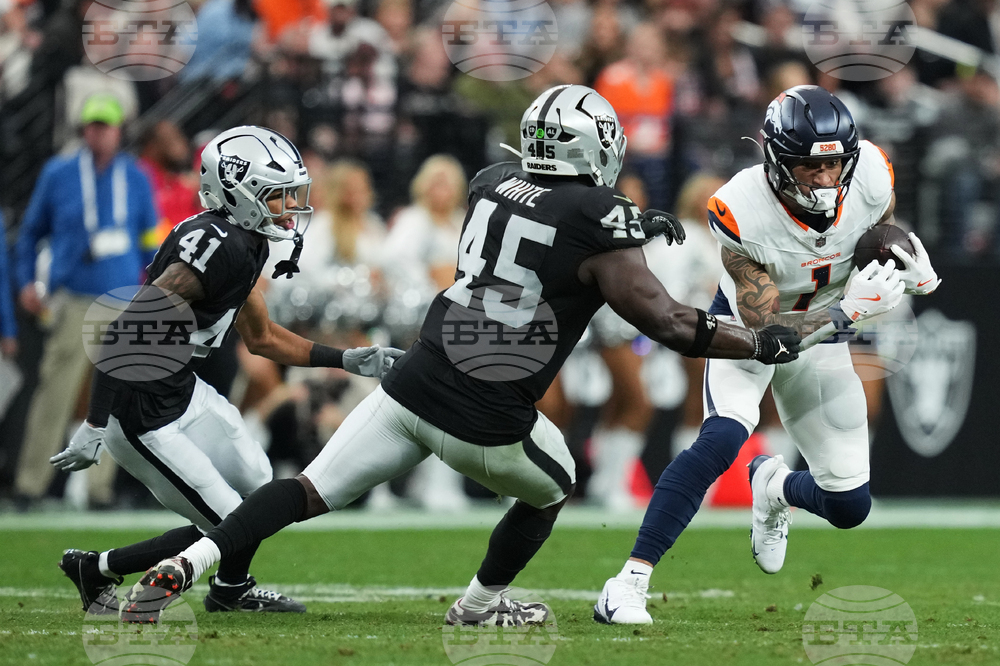 Broncos Raiders Football