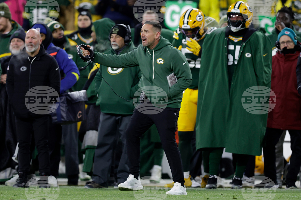 Bears Packers Football