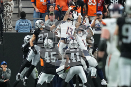 Broncos Raiders Football
