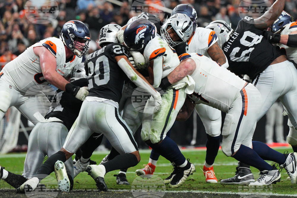 Broncos Raiders Football