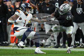 Broncos Raiders Football