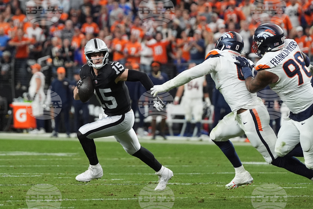 Broncos Raiders Football